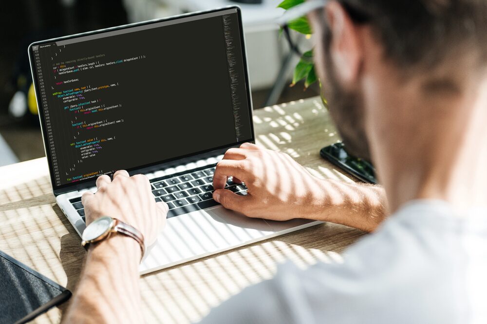 Monitoring stron internetowych - czym jest i jak działa?